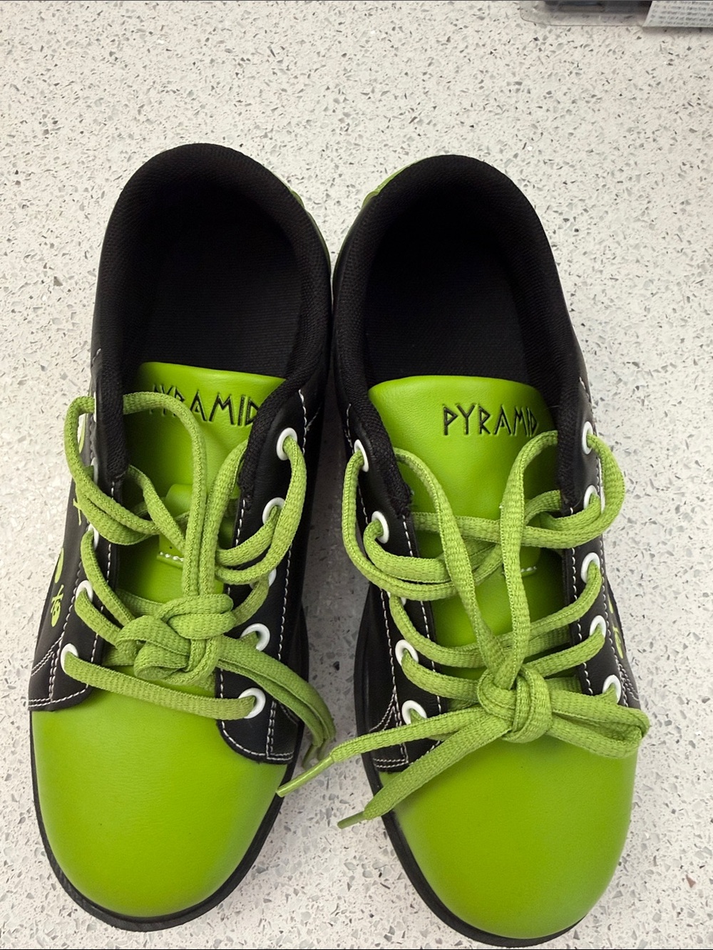 Kids Lime Green & Black Lace-Up bowling shoes